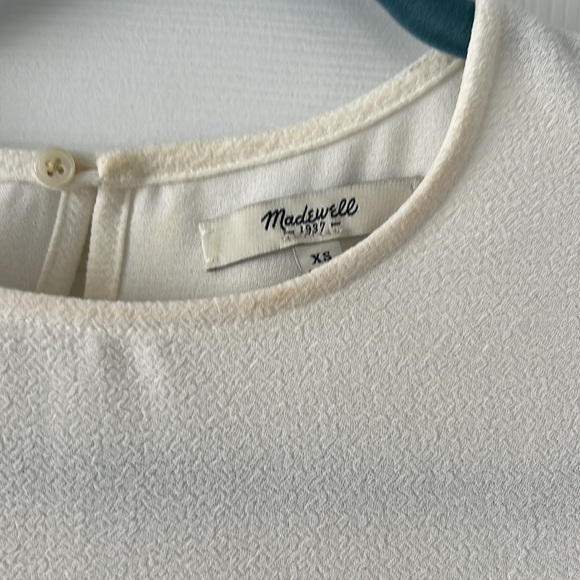 Madewell blouse with short sleeves. Cream crepe material. Size XS EUC - Picture 2 of 5
